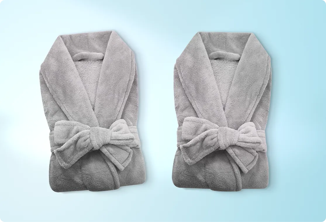 kit 2 roupões microfibra super macios - disponível em diferentes combinações de cores na loja off express - duas unidades cinzas